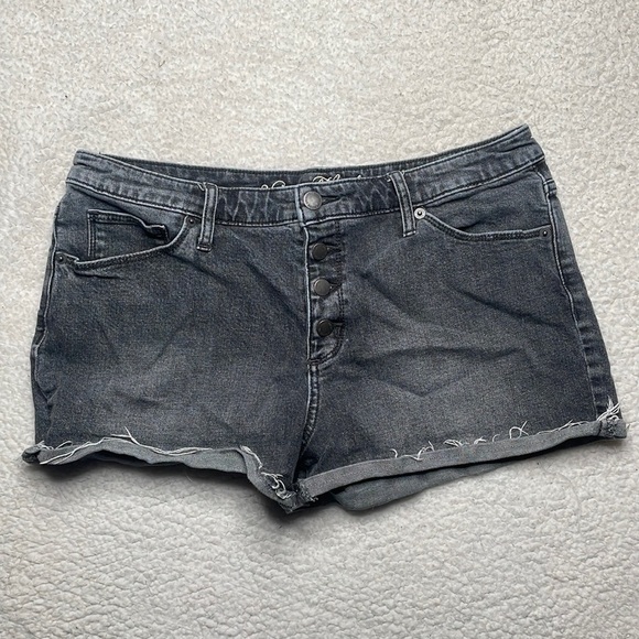 Universal Thread Black Gray wash Denim Jeans Size 12 / 31 R Button Fly - Picture 7 of 7